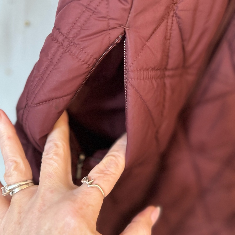 Patagonia Low sky Parka 
size small 
color is called wax Red - Picture 5 of 7